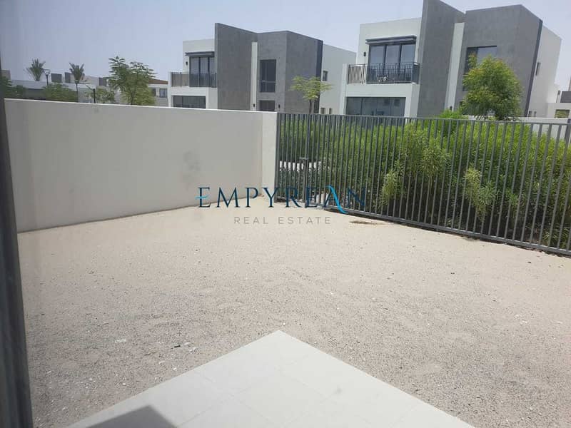 10 For Rent 4 Bedrooms Premium Villas with Maid Room