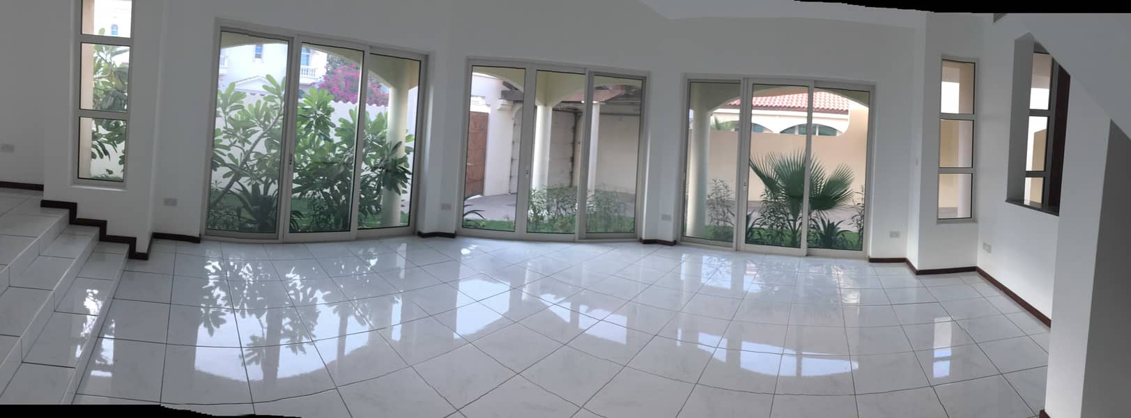 6 Outstanding property: 5 b/r compound villa + maids room + sharing s/pool + GYM + landscaped garden