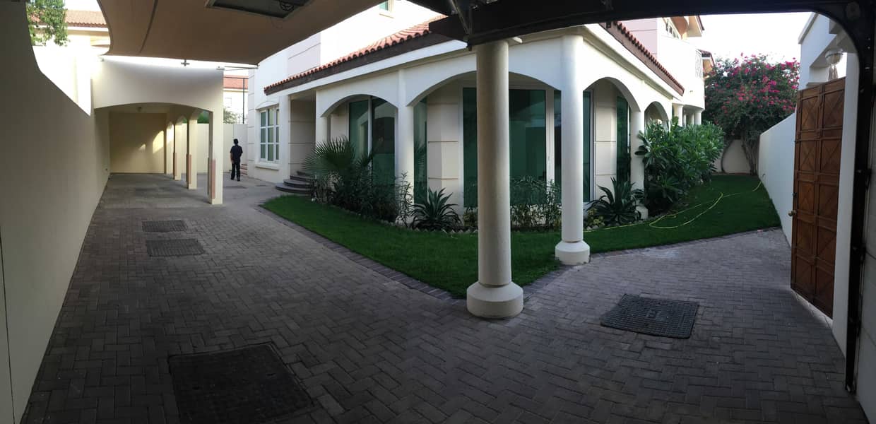 8 Outstanding property: 5 b/r compound villa + maids room + sharing s/pool + GYM + landscaped garden
