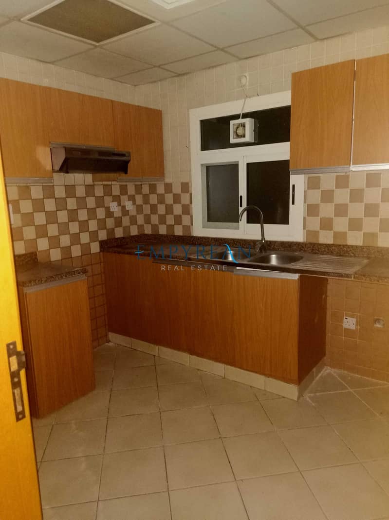 2 MOUNTAIN SIZE 3 BEDROOM  HALL ALL MASTER ROOMS  0NLY IN 70K IN 6 CHEQUES.