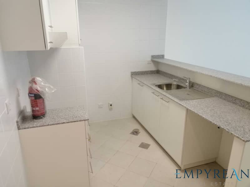 3 1 MONTH RENT FREE SPACIOUS STUDIO   near Business bay