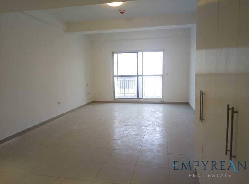 6 Spacious Studio | Burj View| Amazing Layout