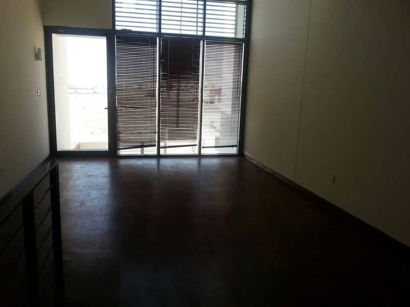 4 WA | 3 bed basment parking and store @1.25