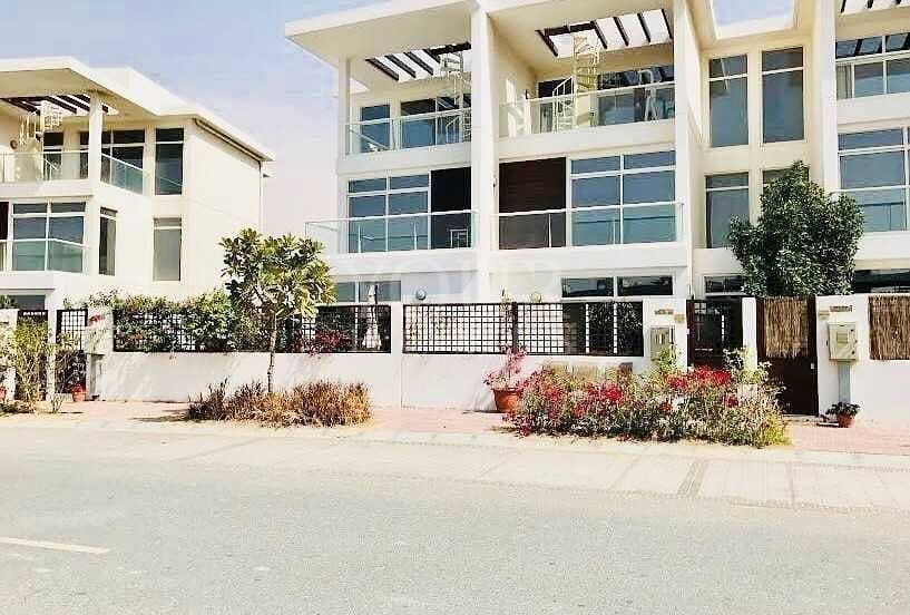 Dream House with Private Pool | 3B+ M @ 1.6M Dream House with Private Pool | 3B+ M @ 1.6M