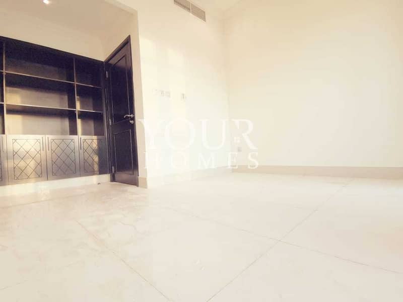 14 SB | Vacant 4 Bed + Maid | Close Kitchen | lowest price