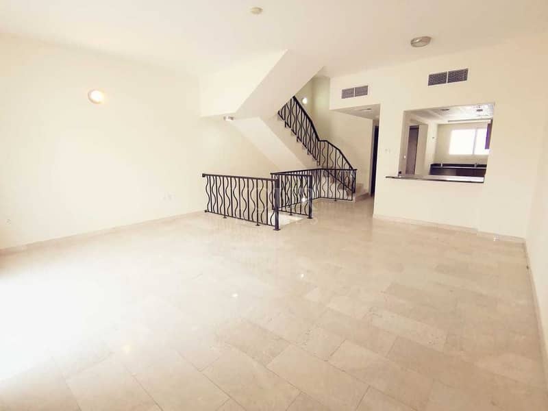 Luxurious 5Bed + Maid + Basement and Storeroom Luxurious 5Bed + Maid + Basement and Storeroom