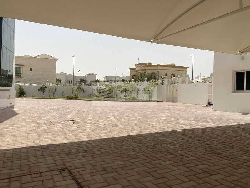 23 Amazing Brand New 5 BR Luxury Villa in Al Barsha 1
