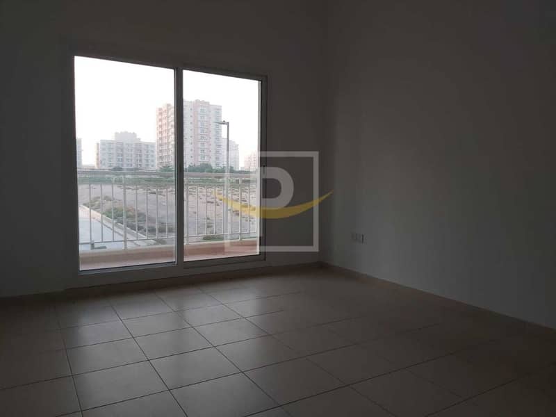 13 Vacant l Well Maintain 1 BR With Balcony In Mazaya 30 I YVIP