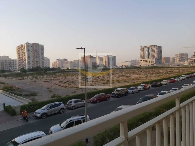 14 Vacant l Well Maintain 1 BR With Balcony In Mazaya 30 I YVIP