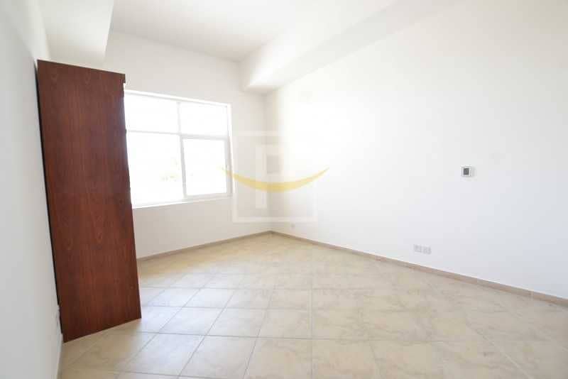 6 Mall View Vacant 2BR | Laundry Apt For Sale in Motor City | F VIP