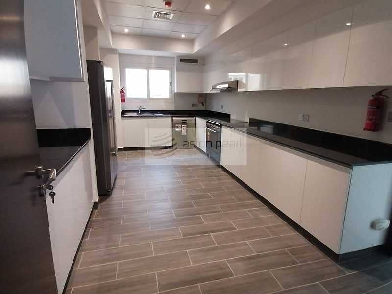 8 EXCLUSIVE | Brand New | Vacant 5 BR Great Location