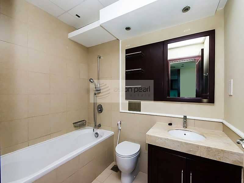 10 Bright And Spacious | 1 BR | Canal View | Must See