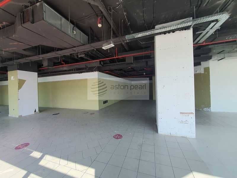 9 Vacant || Semi - Fitted Retail Shop || Next To MOE