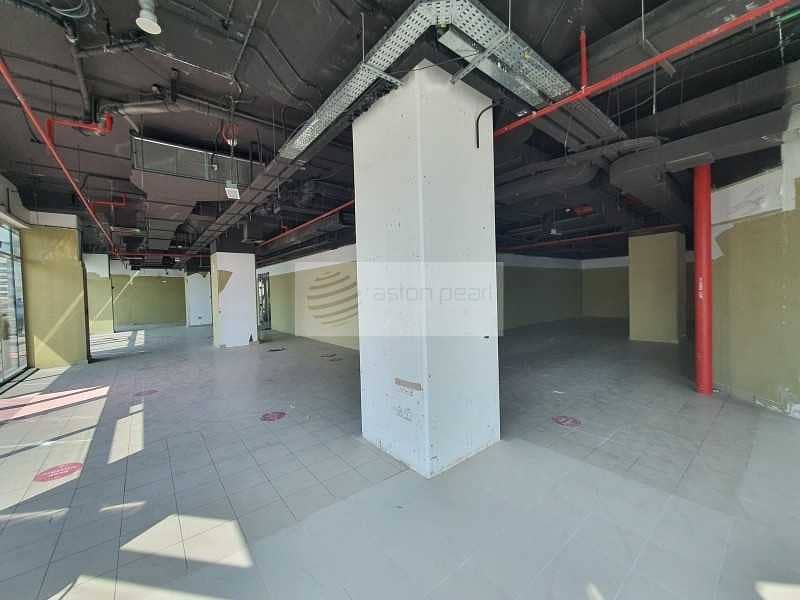 11 Vacant || Semi - Fitted Retail Shop || Next To MOE