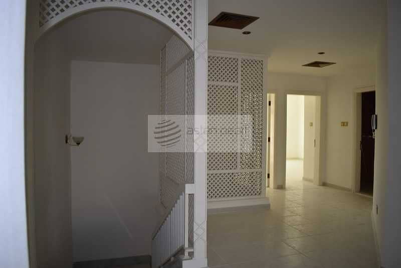 8 3BR Compound Villa| Umm Suqeim| Burj Al Arab view