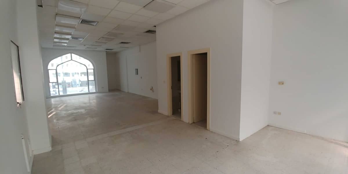 Hot Offer Deluxe Office Space for Rent in Khalifa Street