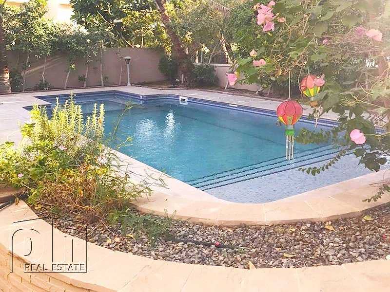 2 Great Location  - Park Backing - Private Pool