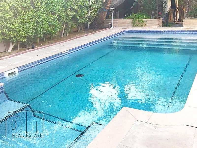 4 Great Location  - Park Backing - Private Pool
