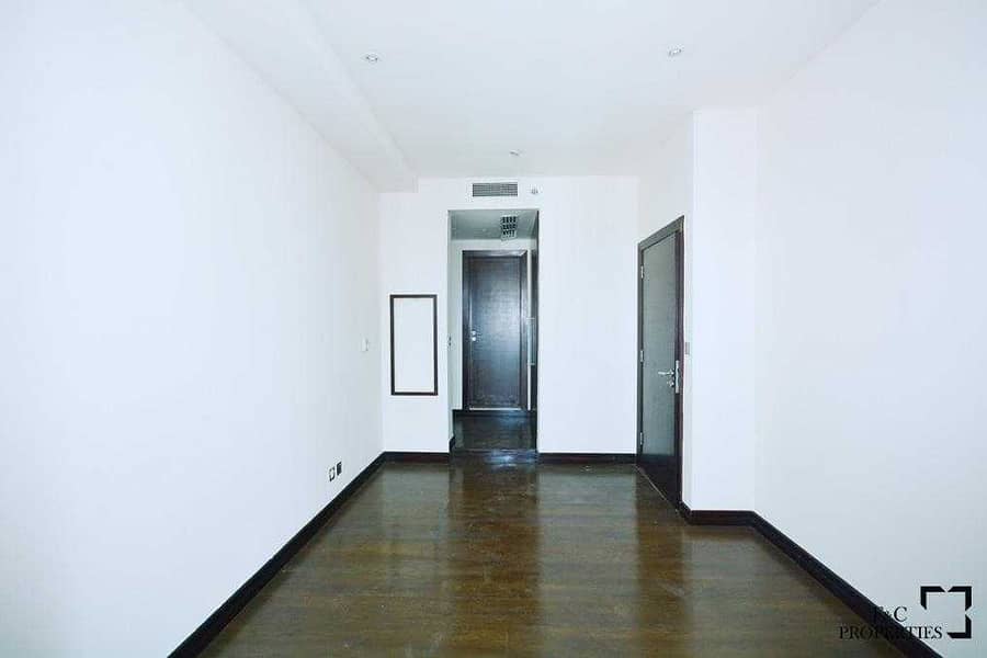 8 Large Unit | Bright and Neat | Wooden Floor