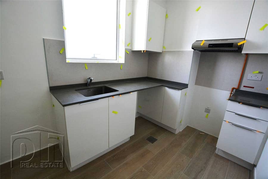 2 Closed Kitchen | Amazing One Bed | Modern