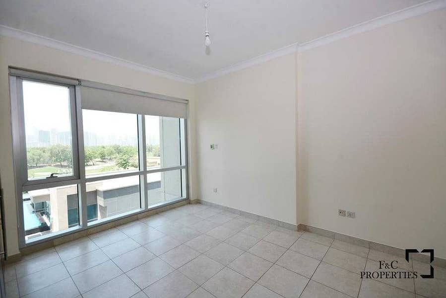 10 Spacious 1 Bed | Good Investment | Mid floor