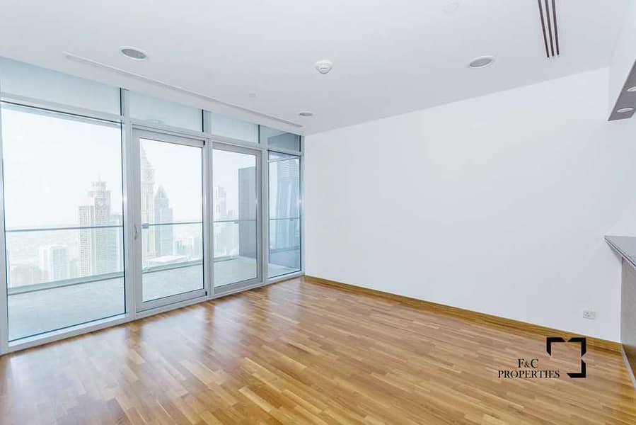 7 1 BR Apt Mid Floor W/ Sea View