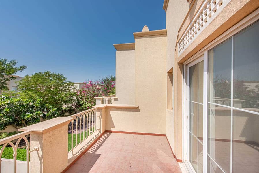 13 Incredible Deal | 3 Bed | Park & Pool Opposite