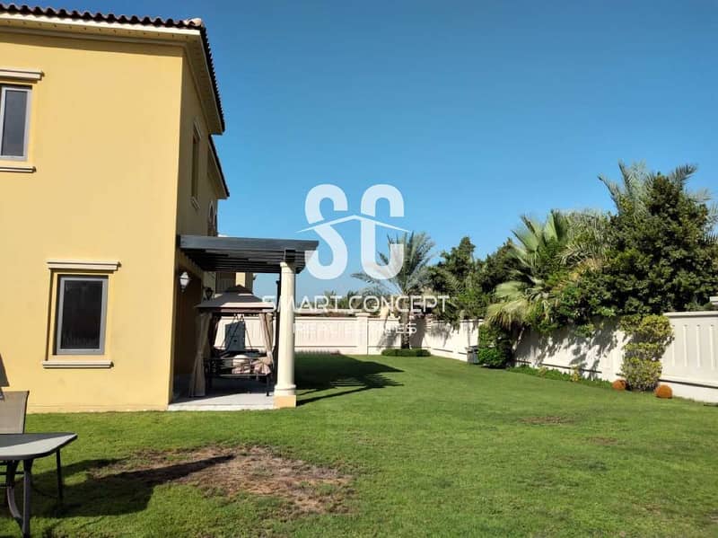 9 A Convenient and Furnished Villa w/ Huge Terrace