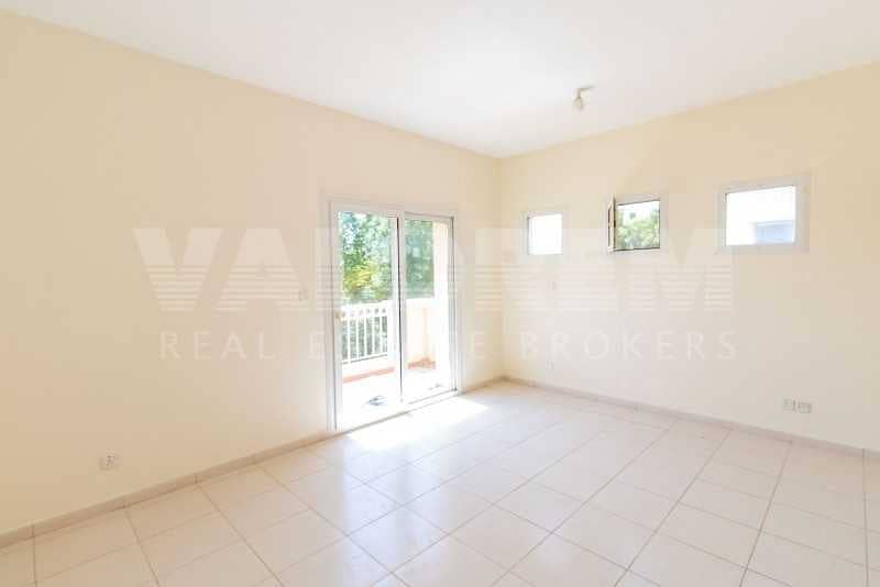 4 Vacant Large Plot Villa 3BR + Study Well Maintained