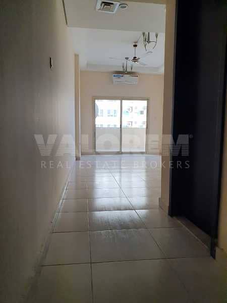 2 Road view| Mid floor| with parking| Rented