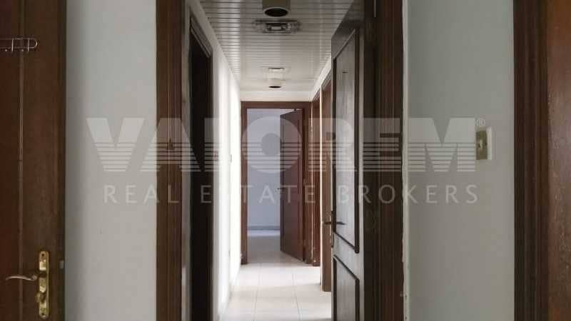 Spacious 2 BHK in Electra St located in front of Bus stop