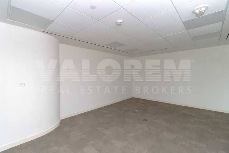 11 Panoramic view| Full floor|Fitted|Partitions|  Chiller Free