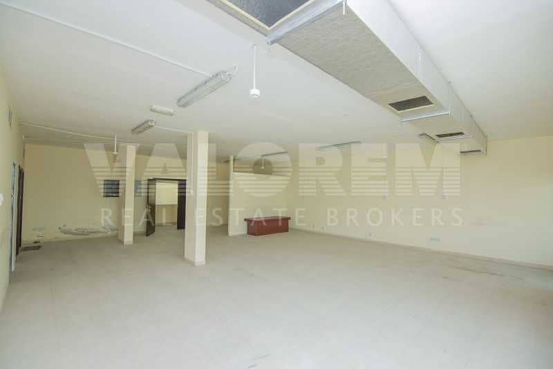 10 000 sqft. / AED 55persqft