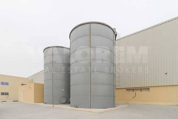 26 Warehouse with Racks for Storage and Logistics in JAFZA