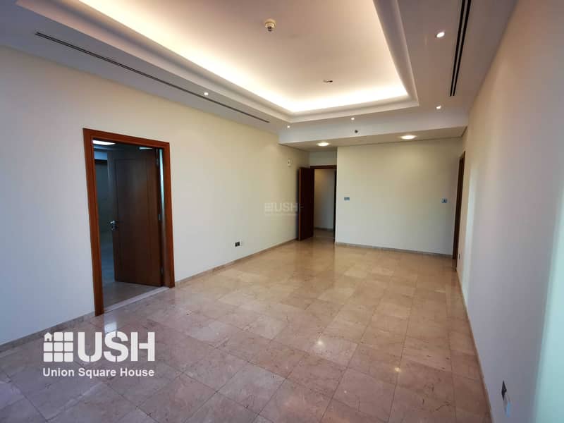 17 Exclusive 5 BR Penthouse in JLT | Panoramic view