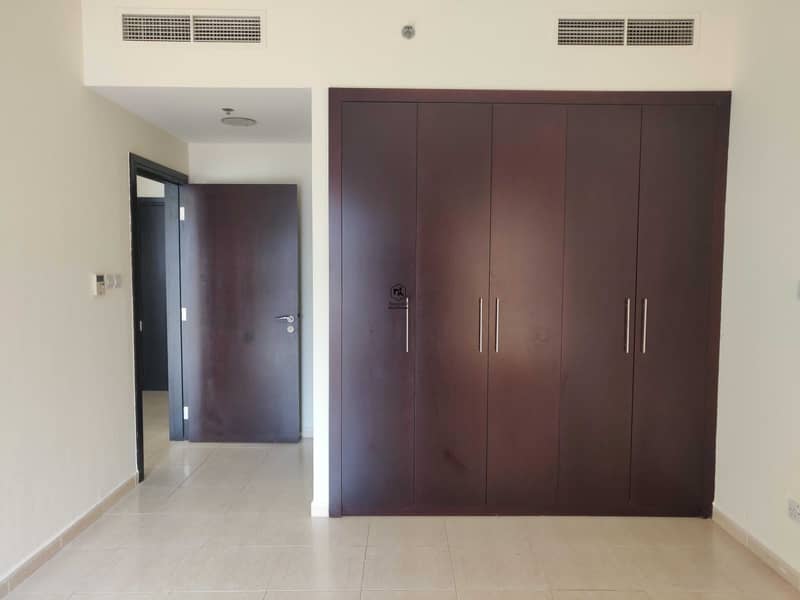 10 Spacious One Bedroom Layout | Laundry Room | Best Priced | Vacant