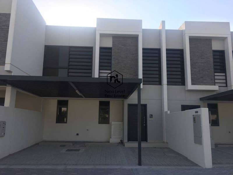 3 bed Room | Middle Unit | Big Living Area  4 chks .