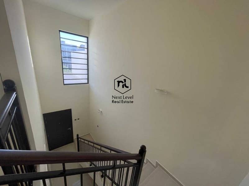 8 3 bed Room | Middle Unit | Big Living Area  4 chks .
