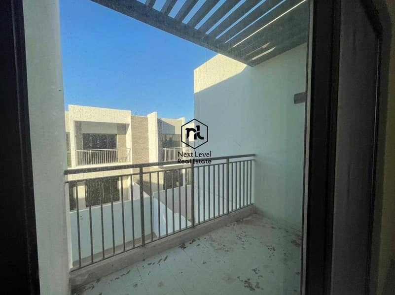 14 3 bed Room | Middle Unit | Big Living Area  4 chks .