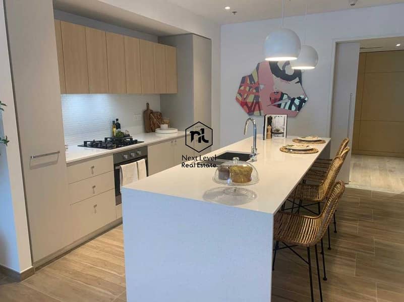 7 Miami Style with Equipped Kitchen