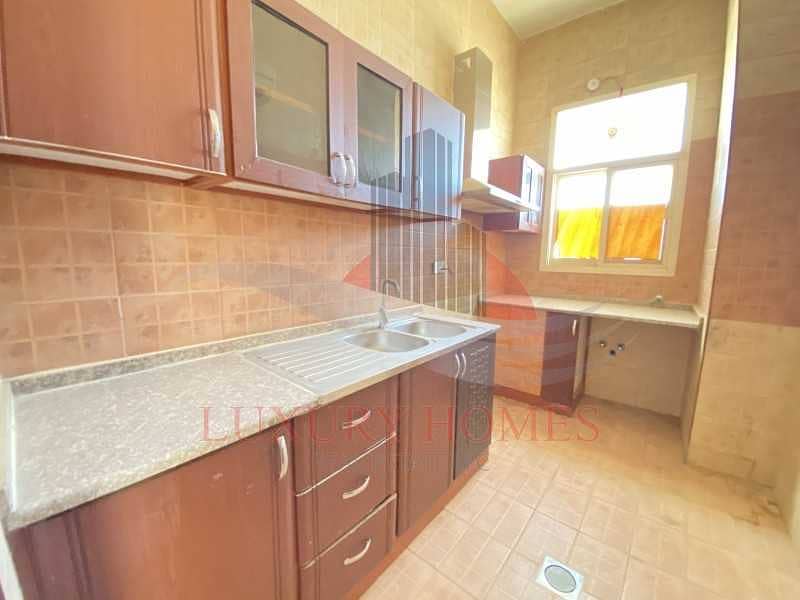 5 Bright and Spacious with Easy Exit to Dubai Road