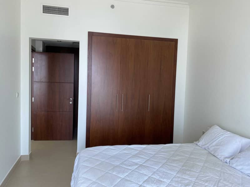 11 Furnished & unfurnised 1 bedroom in Burj vista