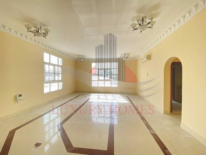 16 5bedroom villa comes with a very spacious back yard