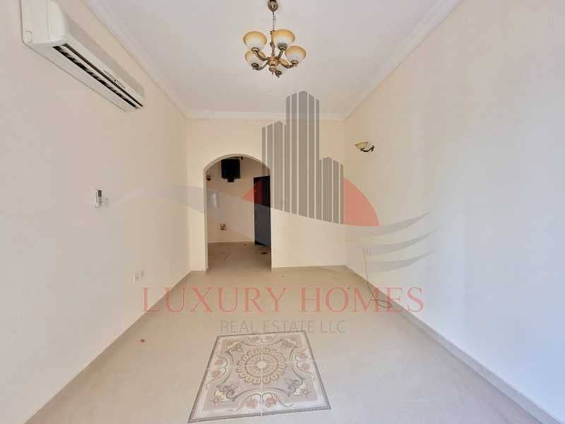 Features Huge Spacious Near Town Centre & Schools