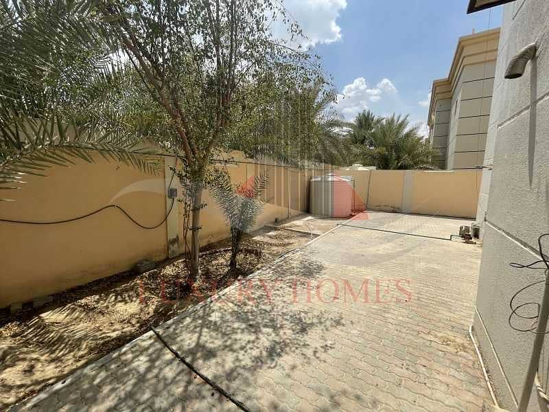 19 Pribate Villa with Huge Yard and Driver's Room
