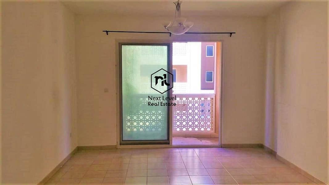 5 advance booking large studio with balcony and oarking 1 to 12 cheques