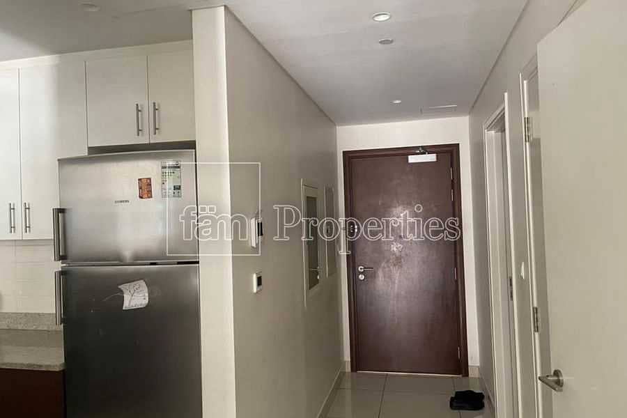 7 Nice 1BR in BLVD CRESCENT for rent w/ Big Balcony