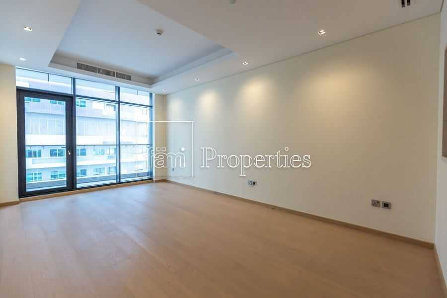 4 Large Layout | 5 Mins to Dubai Mall | Fitted