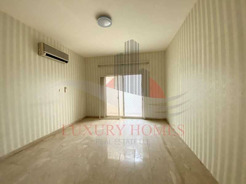 12 Good Location Main Road View Private Yard