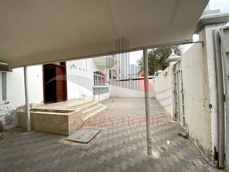16 Good Location Main Road View Private Yard